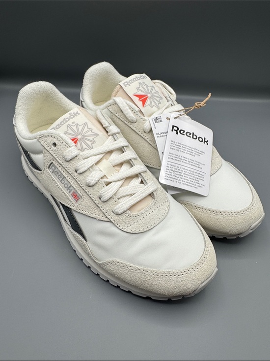 Reebok Shoes - Reebok Classic Women’s AZ Running Shoes